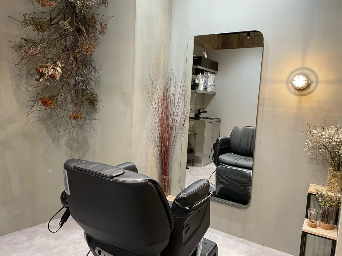 salon village  表参道の内観・外観2