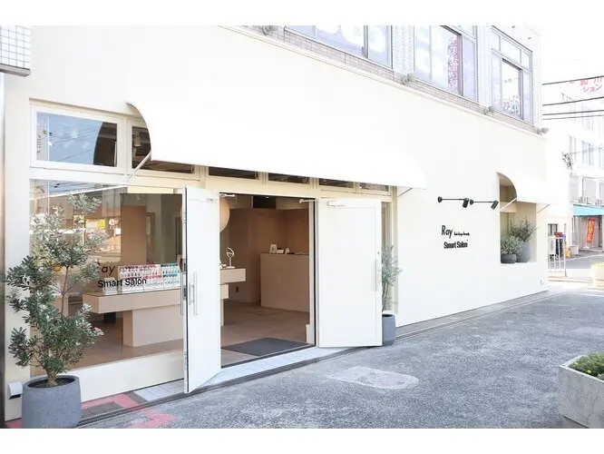 Ray hair & eye beauty Smart Salonの内観・外観1