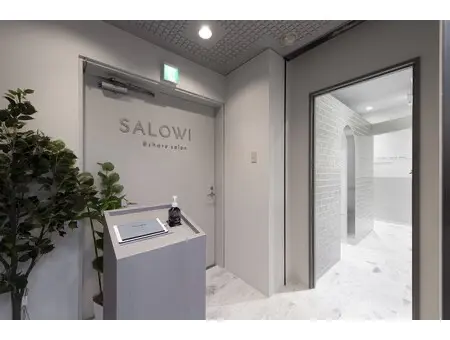 salowin新宿三丁目店の内観・外観1