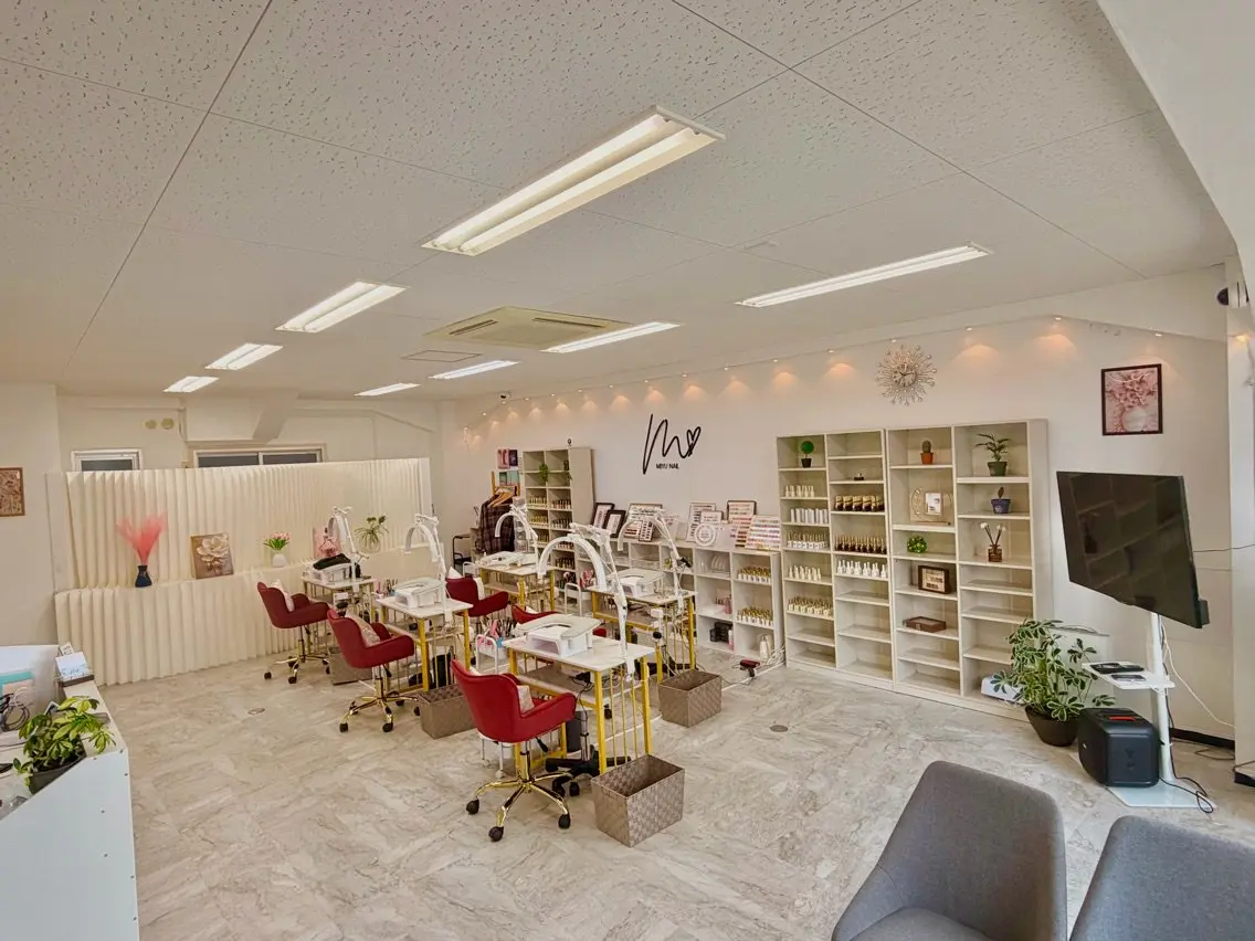 MIYU nailの内観・外観1
