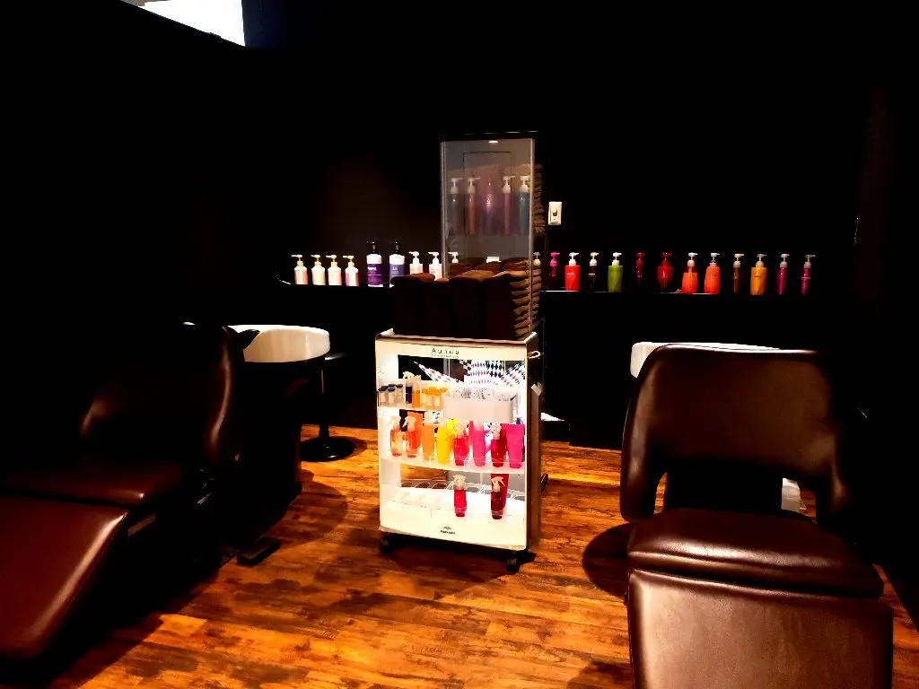 Hair Lounge Run Way'sの内観・外観2