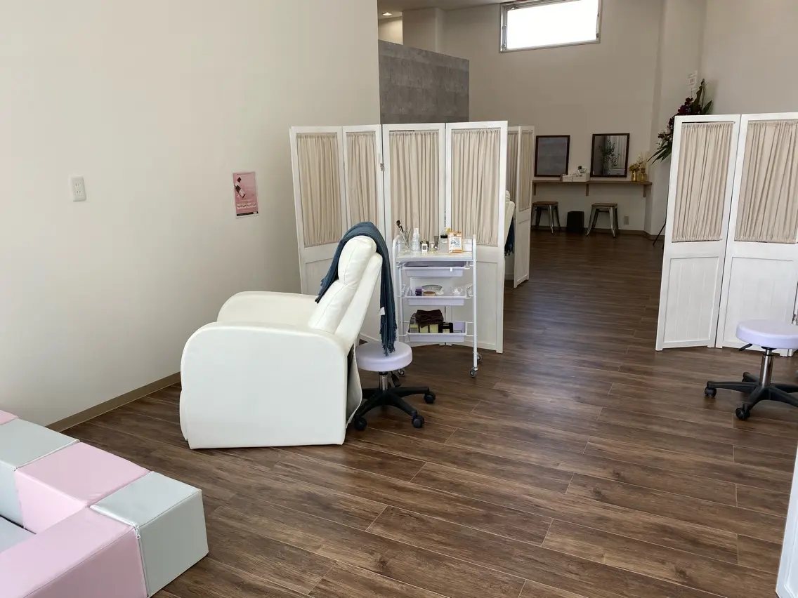 white eye 西宮北口店の内観・外観2