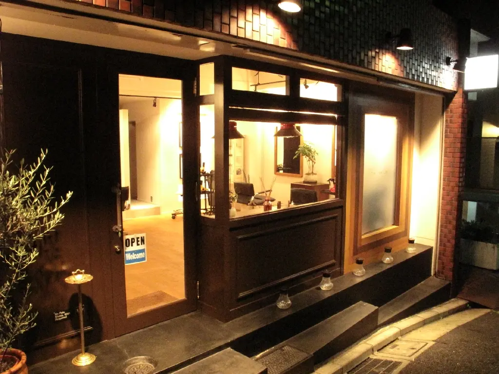 LOGSALONの内観・外観2
