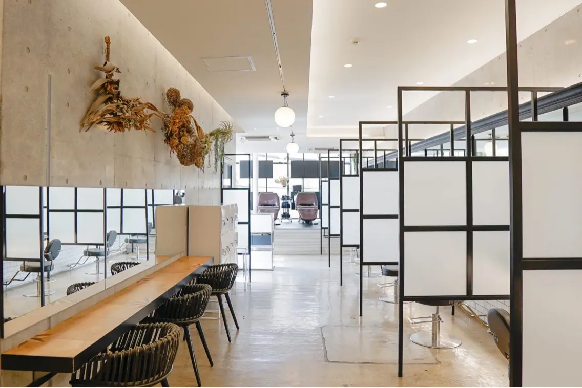 GO TODAY SHAiRE SALON表参道Polaris店の内観・外観1