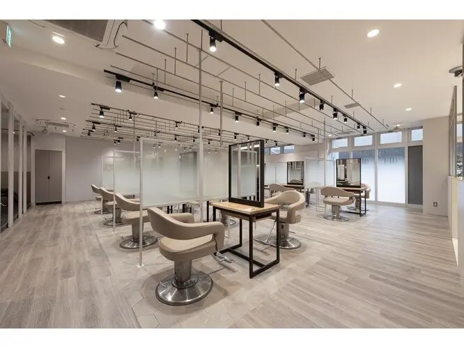 HAIR&MAKE EARTHセンター南店の内観・外観2