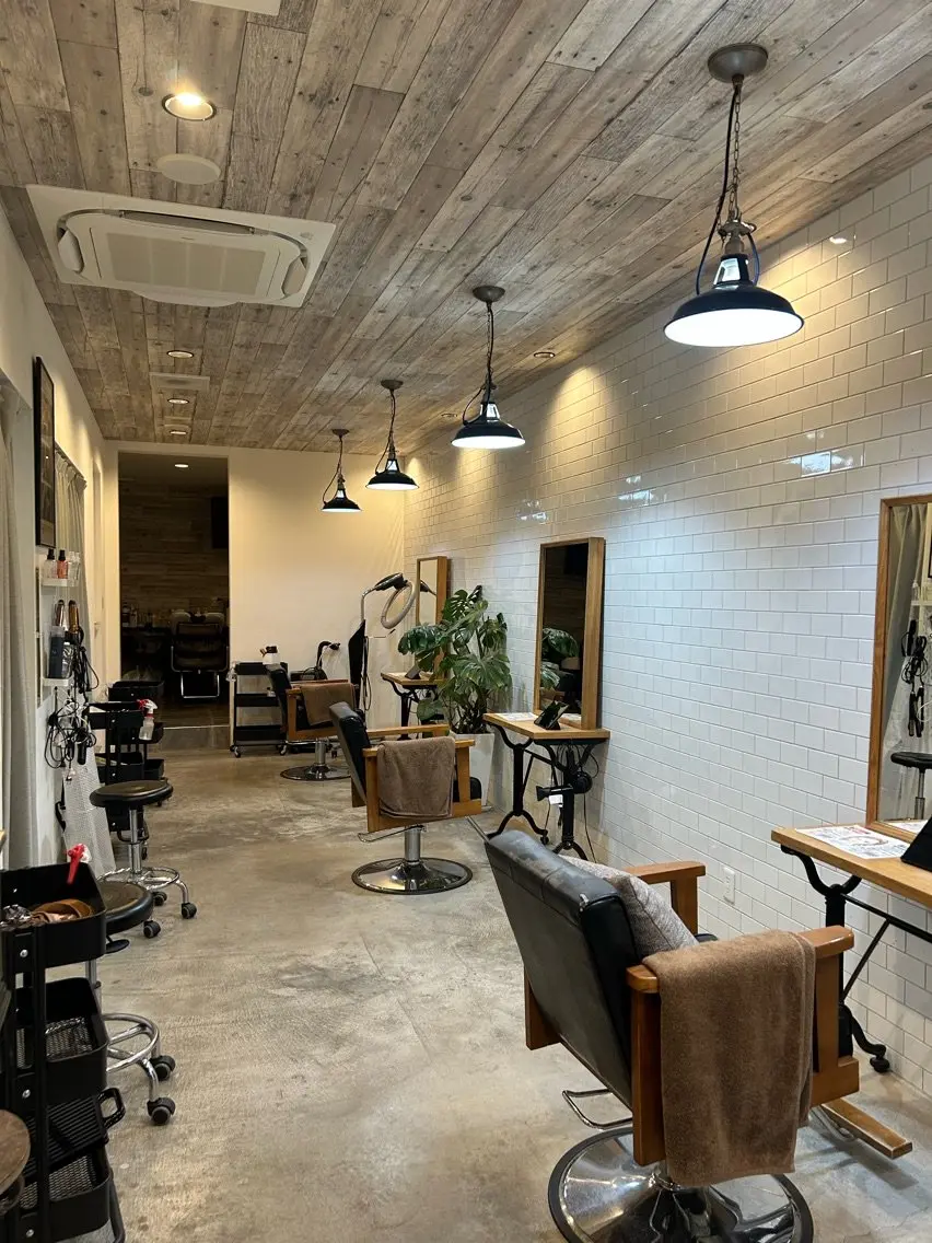 ヘアアトリエイチの内観・外観2