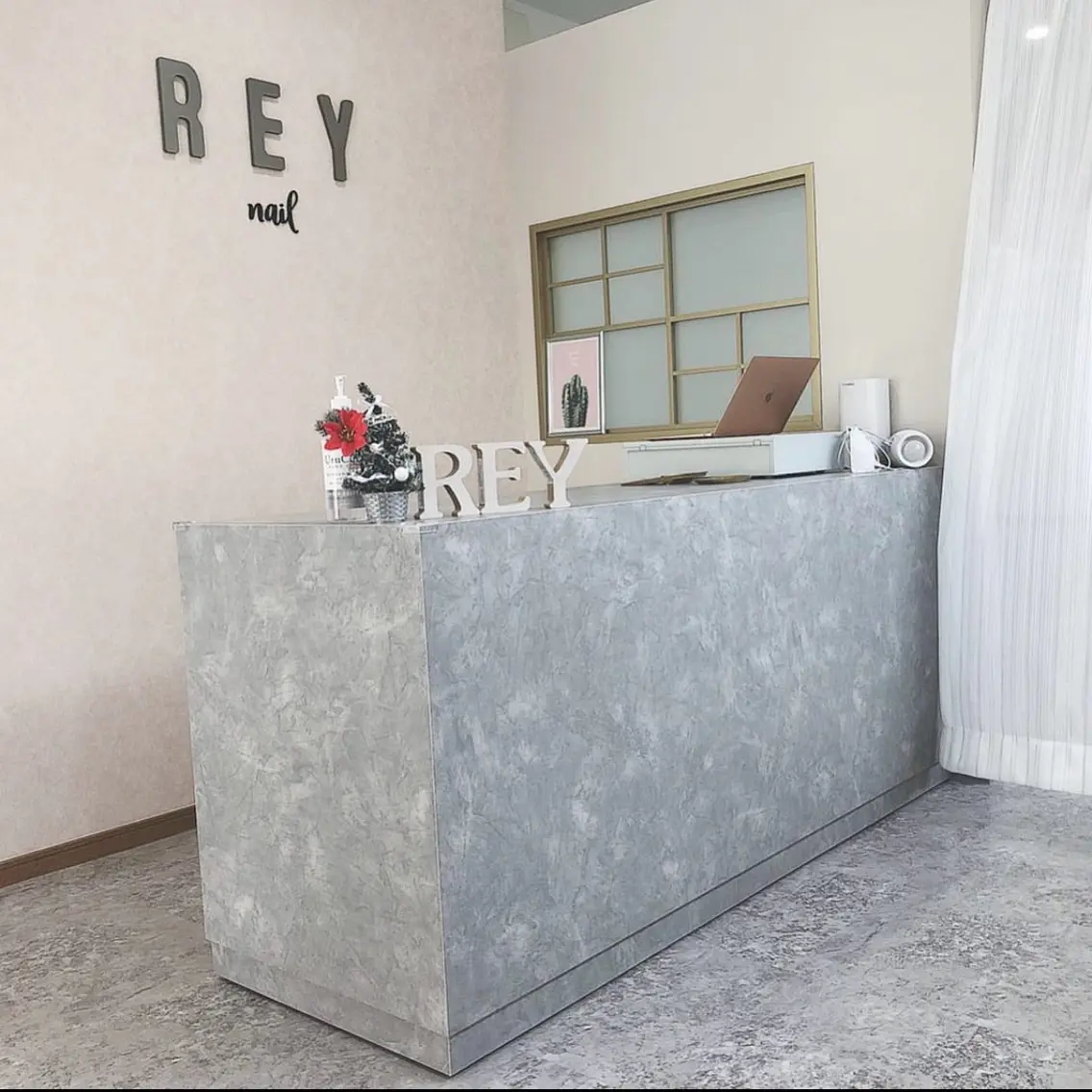 REY北千住店の内観・外観1