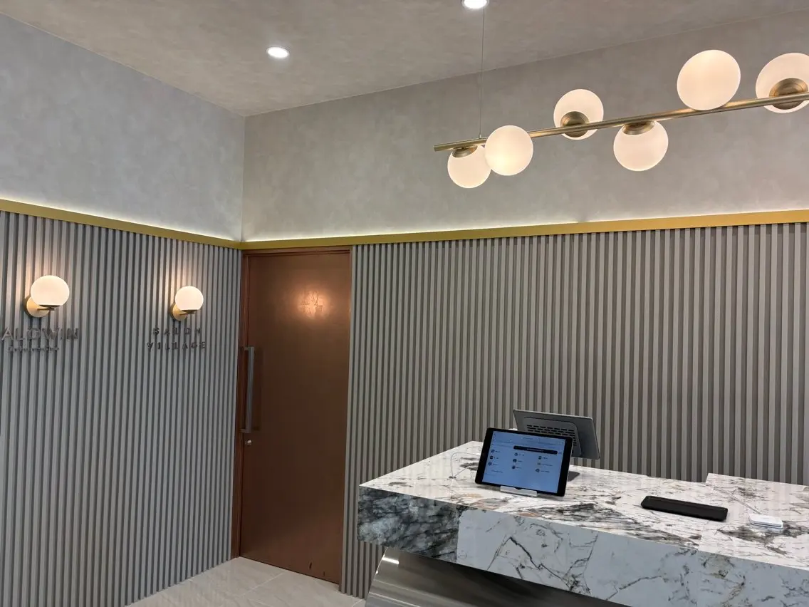 SALOWIN金沢店の内観・外観1