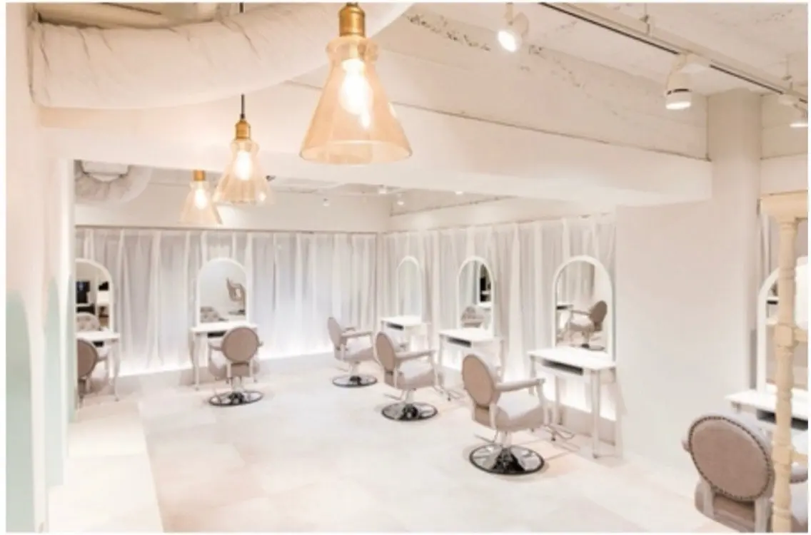 CreBiA hairの内観・外観2