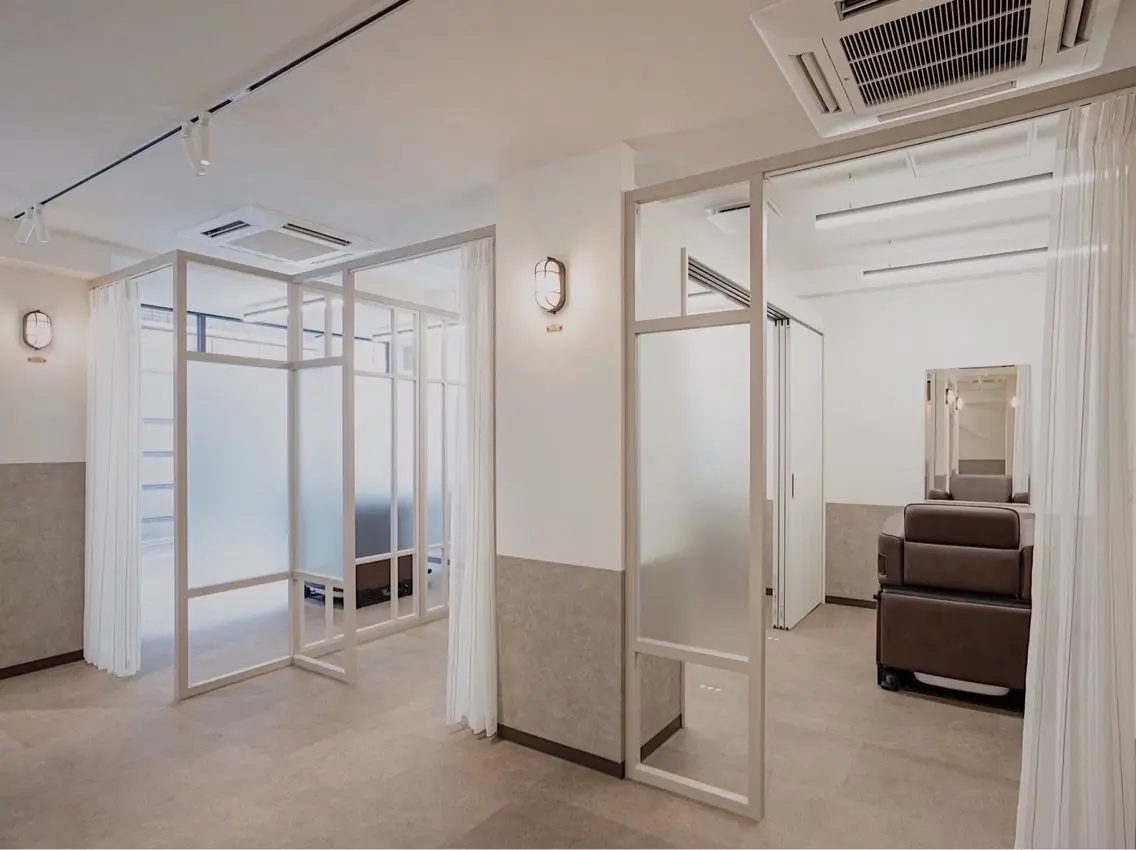 Our. HAIR SALONの内観・外観2