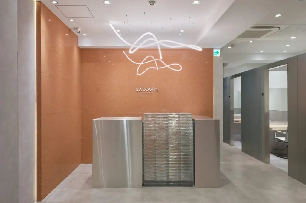 SALOWIN 新宿三丁目Eastの内観・外観1