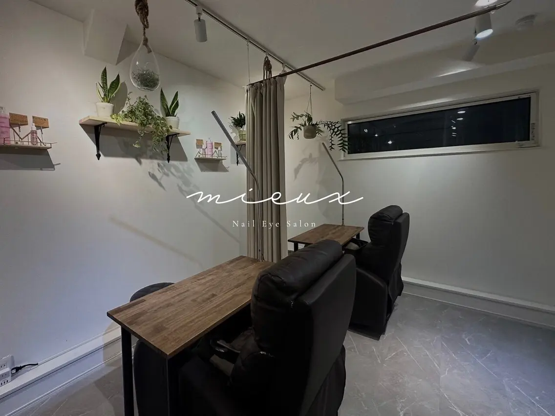 Nail Eye Salon mieuxの内観・外観1