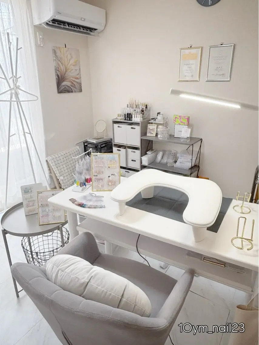 YM nailの内観・外観1
