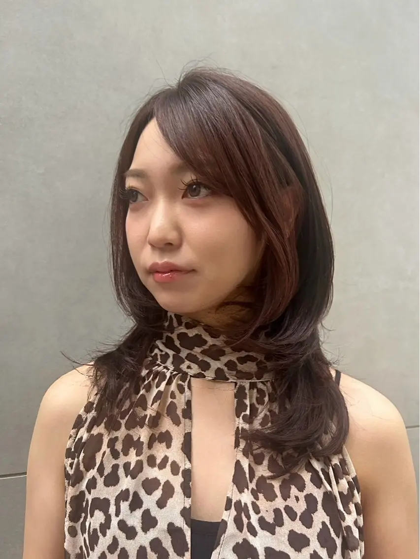 セミロング カラー スギヤマ シユのヘアスタイル