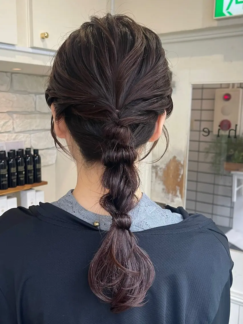 ミディアム ヘアアレンジ 結婚式・ブライダル ヘアセット 🍥🎖️艶カラー 🦑🪼ヒヨ🪸🦀のヘアスタイル