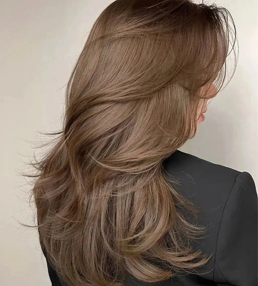 カラー ブリーチ ブリーチなしカラー ヘアカラー トリートメント ヘアセット 韓国風レイヤーカラー ライムのヘアスタイル