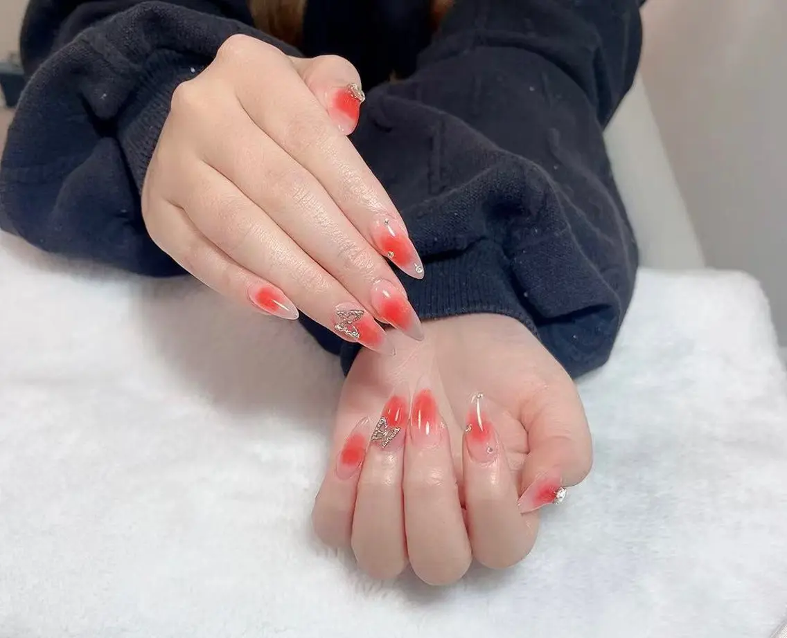 ネイル チークネイル Amina nail salonのネイルデザイン