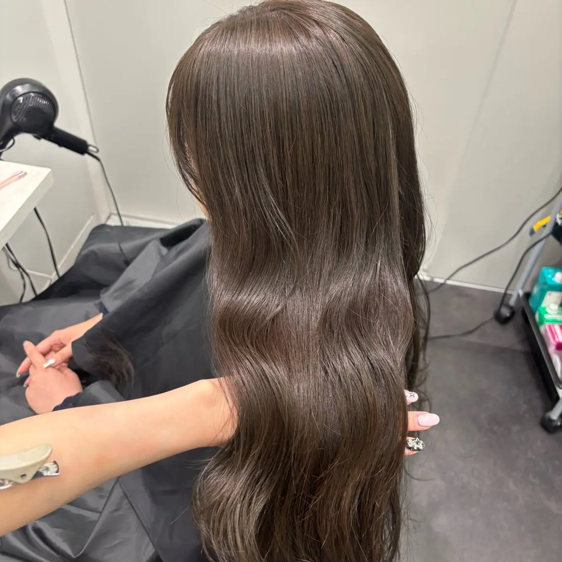 ロング カット ヘアカラー トリートメント 盛れる透明感カラー・ momokaのヘアスタイル