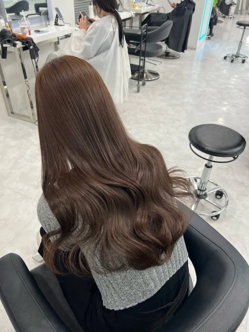 ロング カラー 流行りの透明感カラー ×縮毛矯正🤍ユウのヘアスタイル
