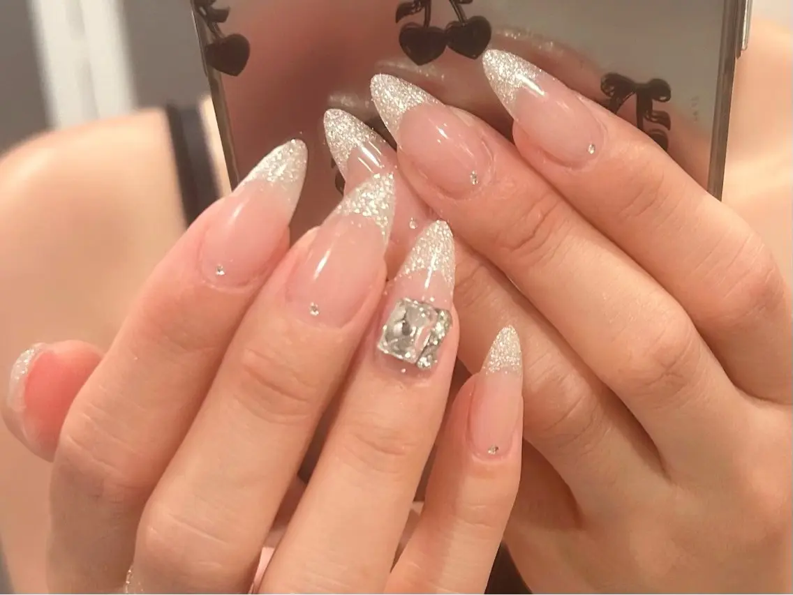 ネイル ハンドネイル EmaNail🎀 Haaruのネイルデザイン