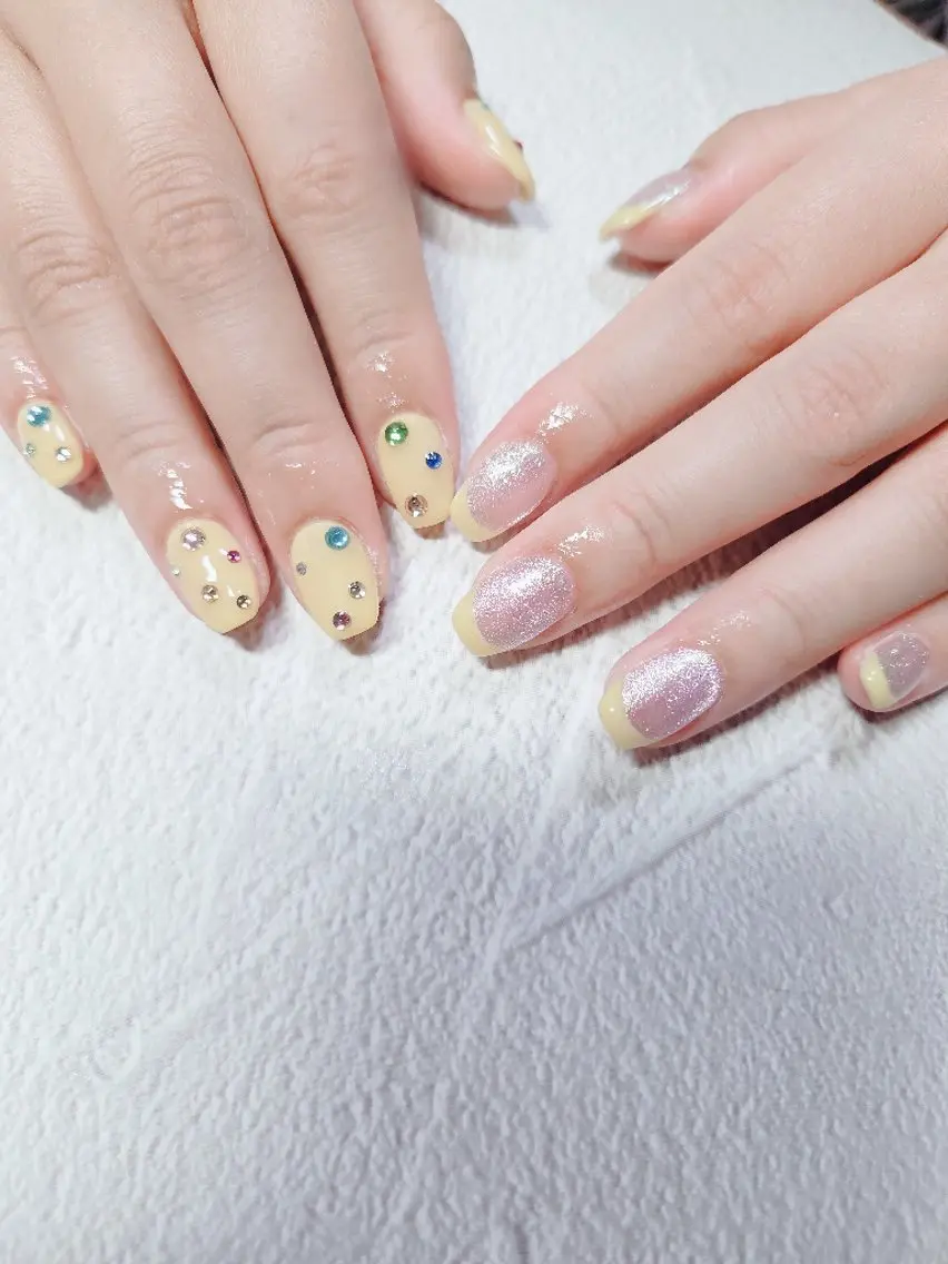 ネイル フレンチネイル キラキラネイル マグネットネイル 持ち込み 赤色 ハンドネイル flure de neige yukiのネイルデザイン