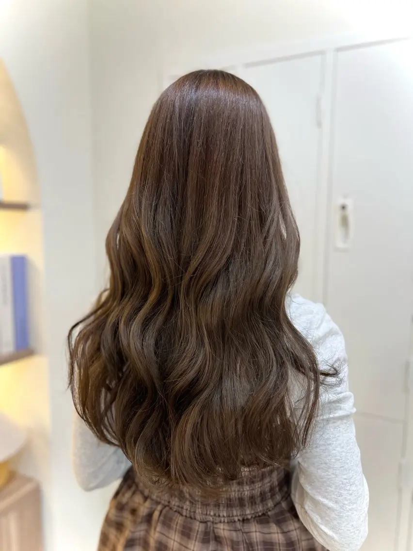 ロング カラー Zina aimiのヘアスタイル