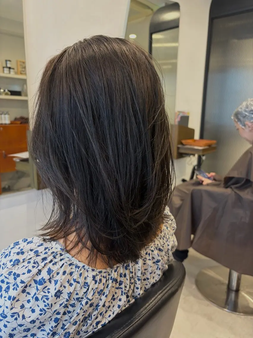 セミロング くびれヘア 顔まわりレイヤー 顔周りカット 髪質改善 レイヤーカット カット ヘアカラー トリートメント 銀座/髪質改善/ 艶カラー/岸田佳祐のヘアスタイル