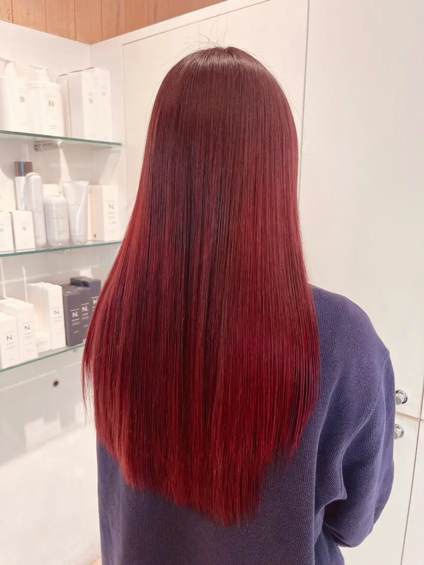 セミロング あらいしほ /ダブルカラーのヘアスタイル