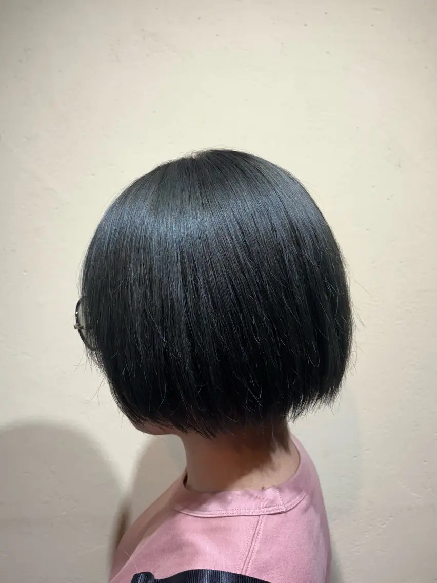 ショート カラー ブリーチ ヘアカラー トリートメント saya （サヤ）のヘアスタイル