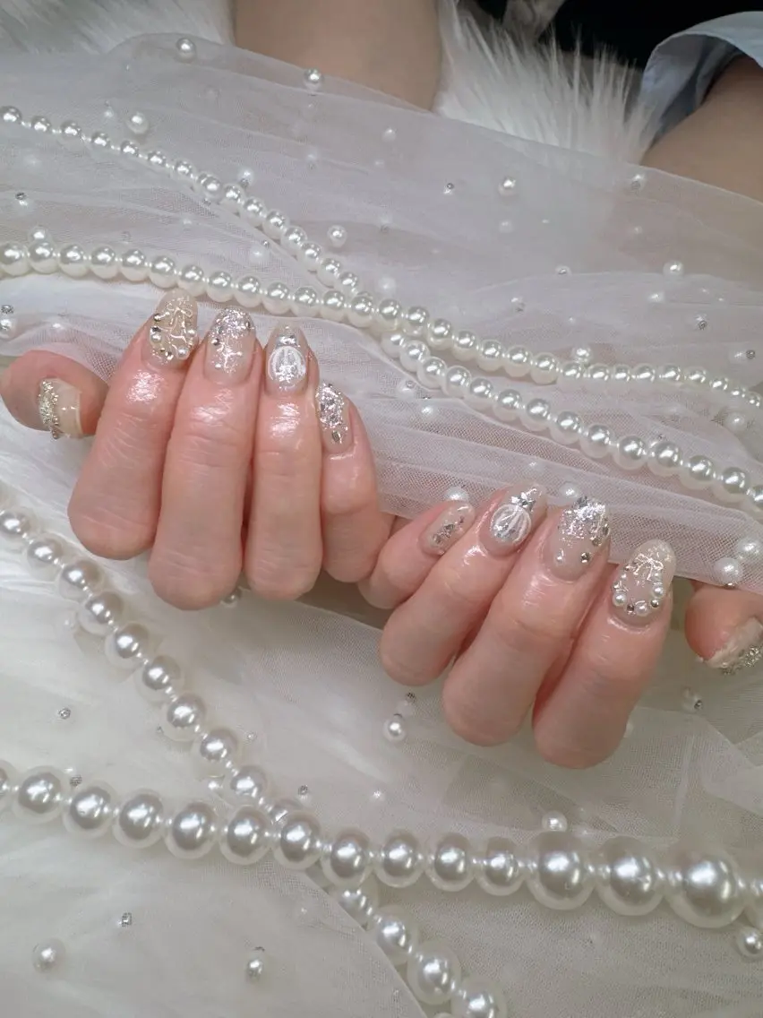 ネイル 成人式 フレンチネイル ジェルネイル ガラスフレンチ キラキラネイル Queeens nailのネイルデザイン