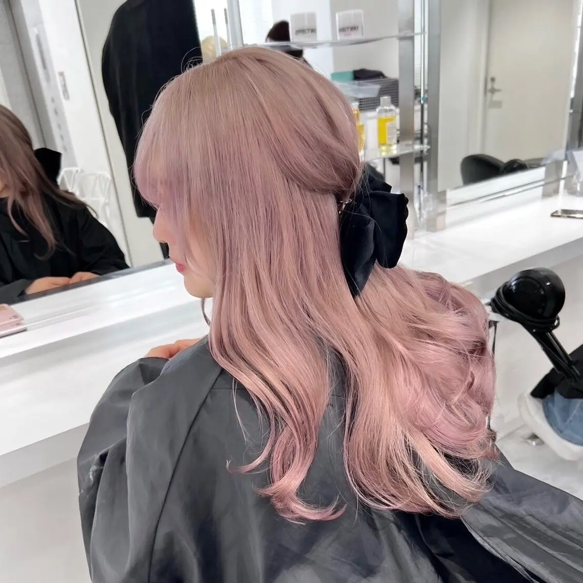 ロング カラー ヘアアレンジ ヘアカラー トリートメント ヘッドスパ ヘアセット ウルフカット×ハイ トーン職人🤍ゆうひのヘアスタイル