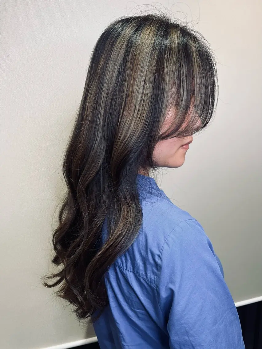 ロング カラー 透明感カラー グレージュ ハイライトカラー 外国人風カラー ハイライト Monan渋谷 YUUKIのヘアスタイル