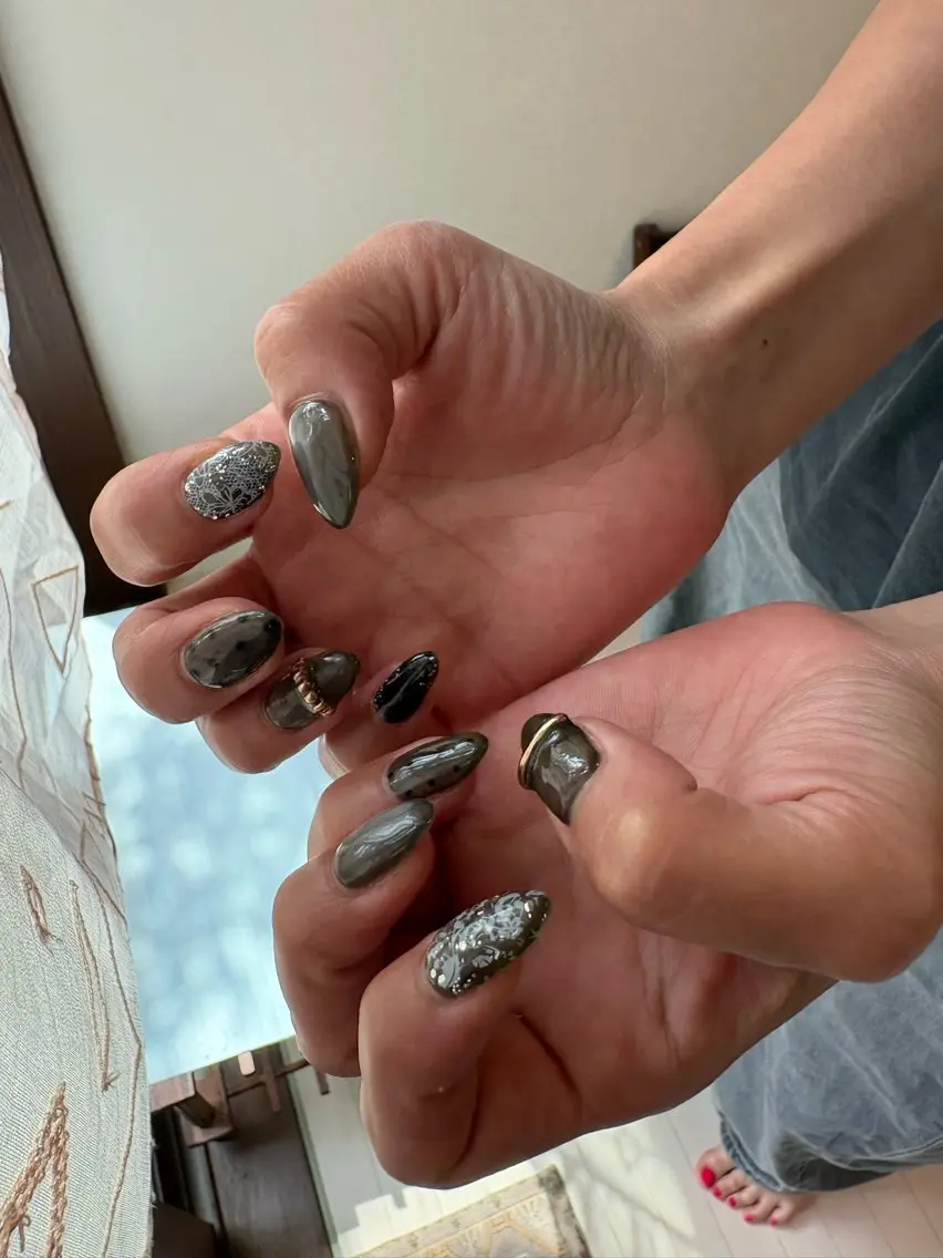 ネイル ハンドネイル Slow.Nail Tomomiのネイルデザイン