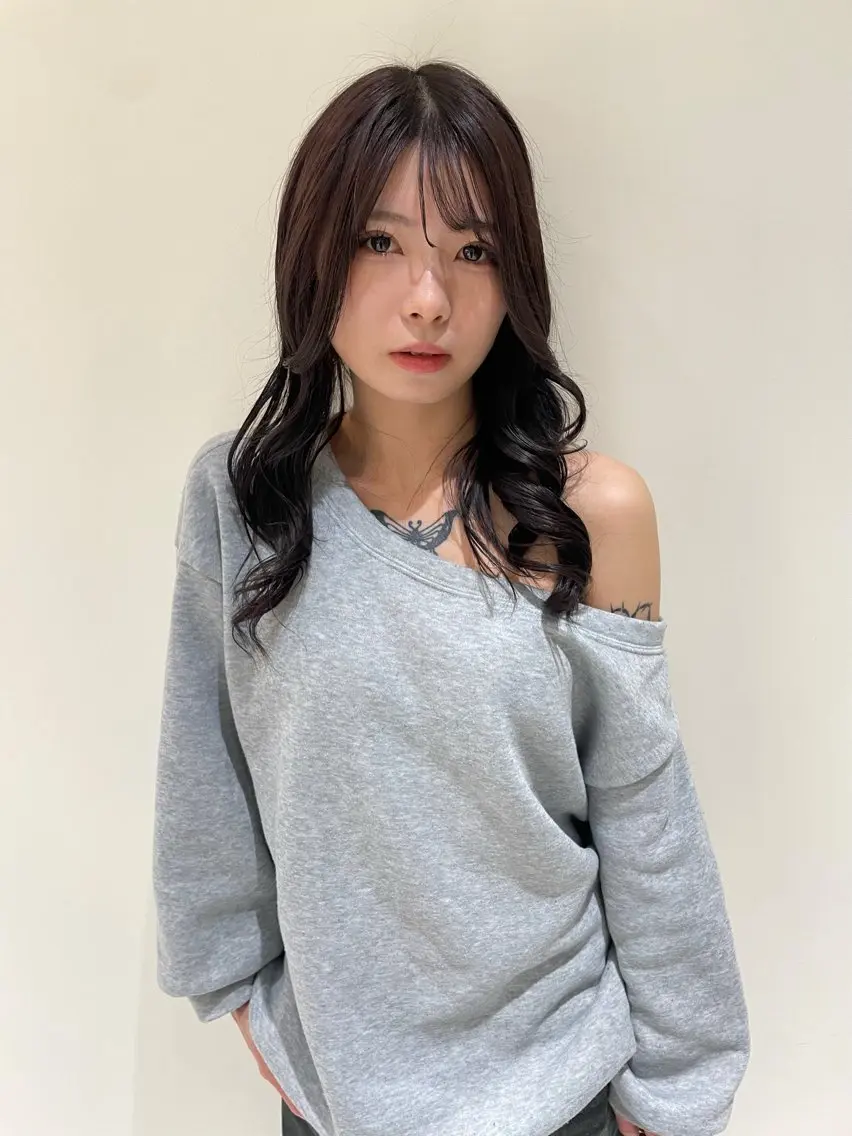 ロング カラー 透明感カラー 都築 あんずのヘアスタイル