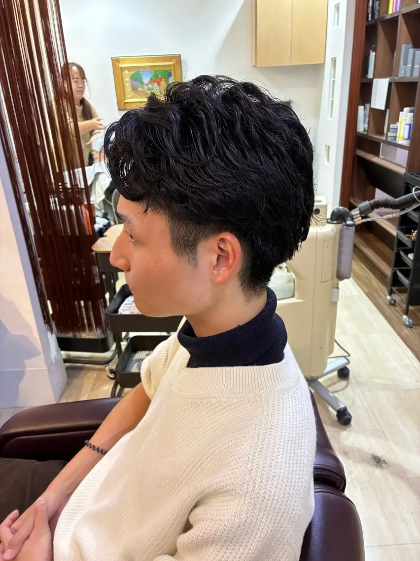 ショート パーマ メンズ メンズパーマ ショートヘア カット パーマ 小栗 巧巳のヘアスタイル