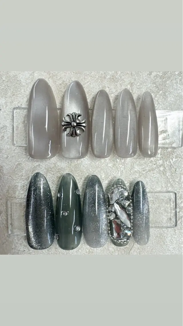ネイル フレンチネイル ガラスフレンチ キラキラネイル 韓国ネイル オフィスネイル Queeens nailのネイルデザイン
