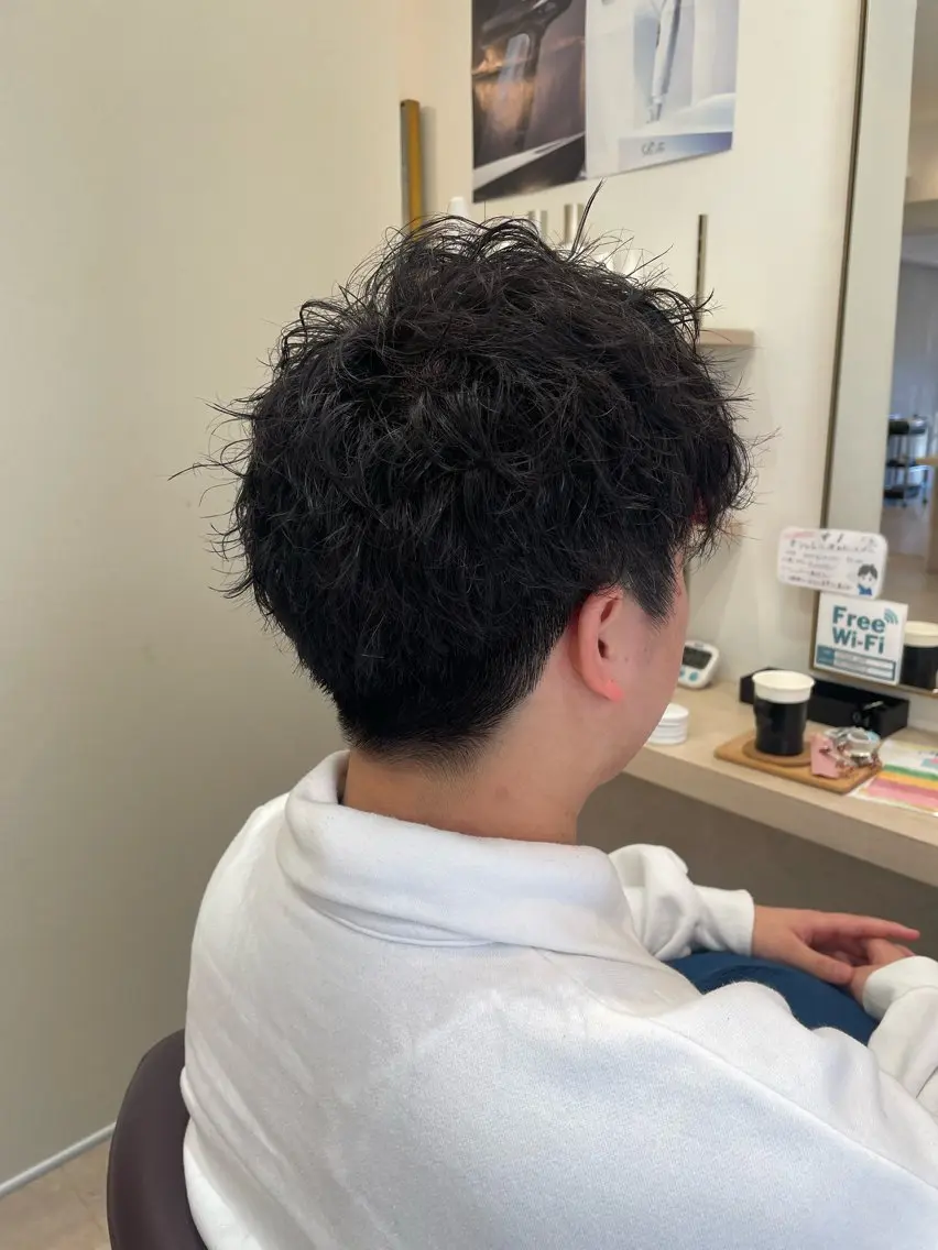 ショート パーマ メンズ メンズパーマ ツイストスパイラルパーマ スパイラルパーマ 小川 泉美のヘアスタイル