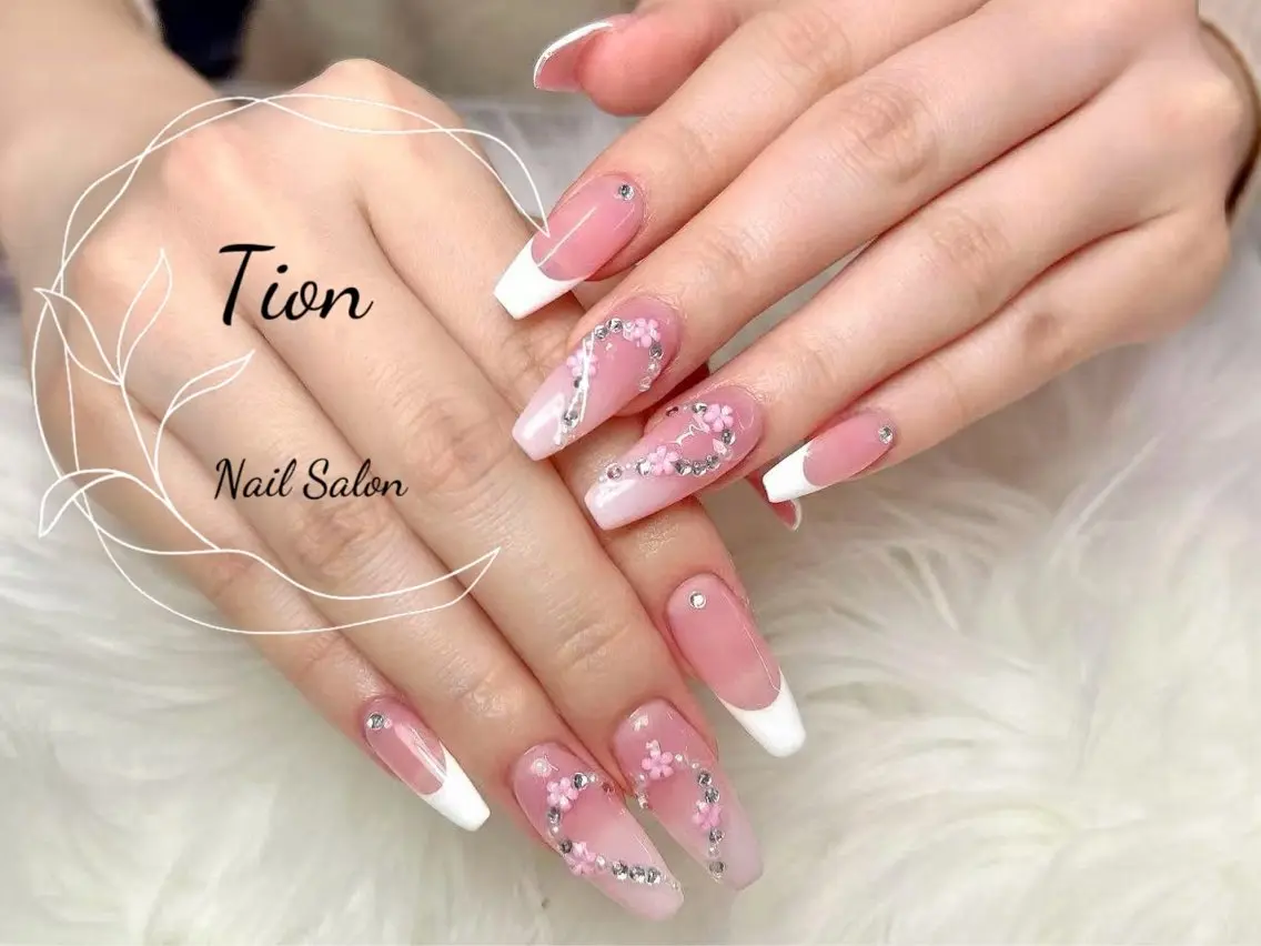 ネイル チークネイル 長さ出し フットネイル フレンチネイル ジェルネイル Nailsalon Tion武蔵小杉店のネイルデザイン