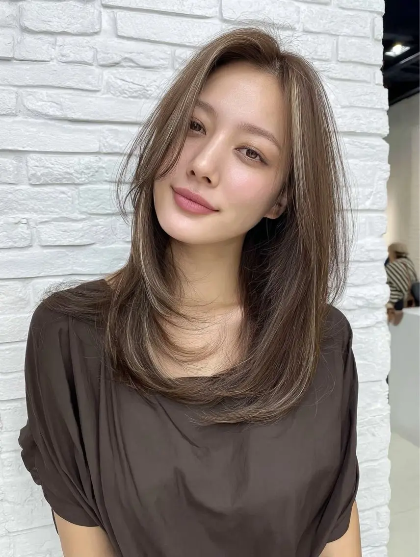 セミロング ヘアカラー 大木 光明のヘアスタイル