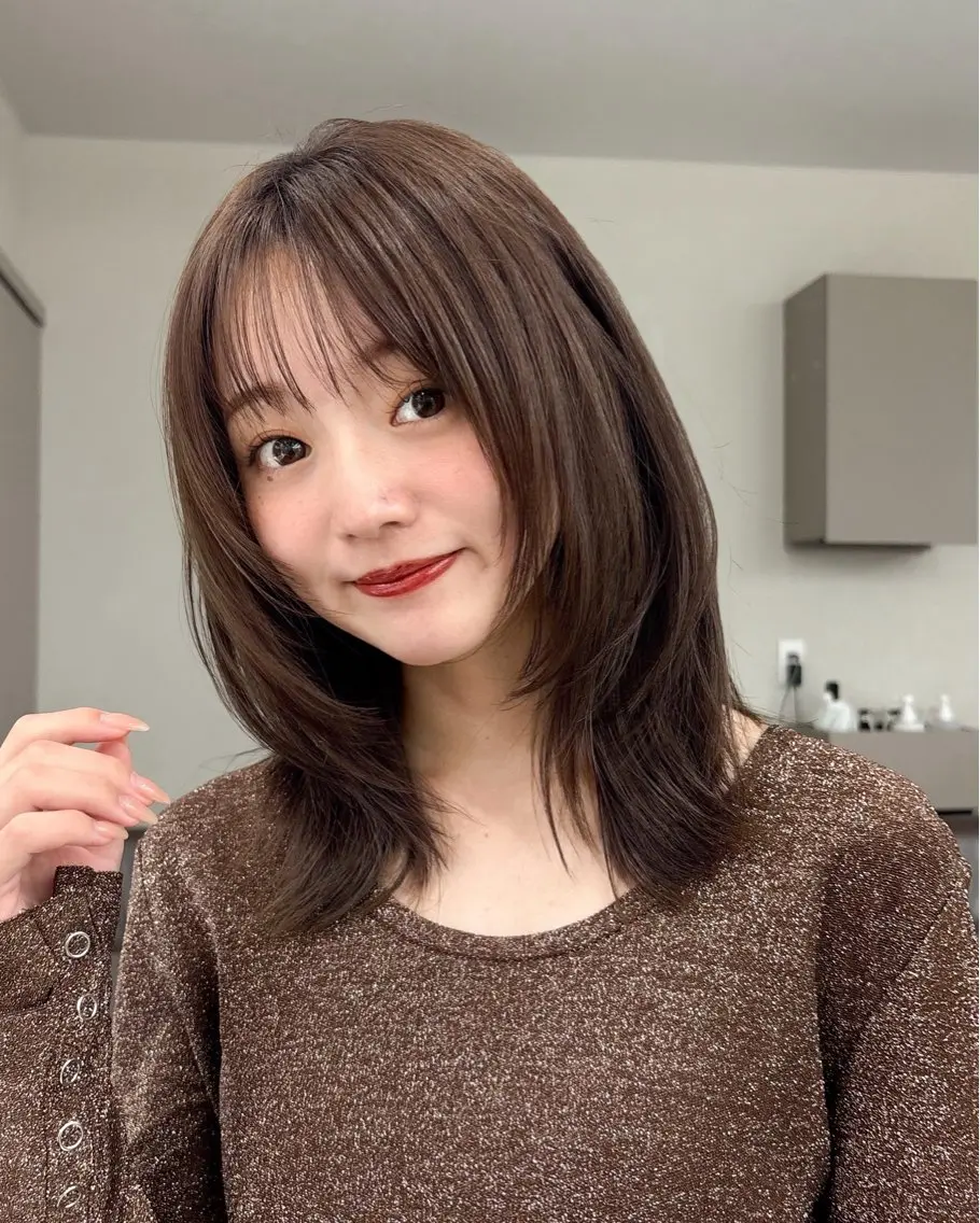ミディアム カット ヘアカラー manami/ ハッシュレイヤーのヘアスタイル