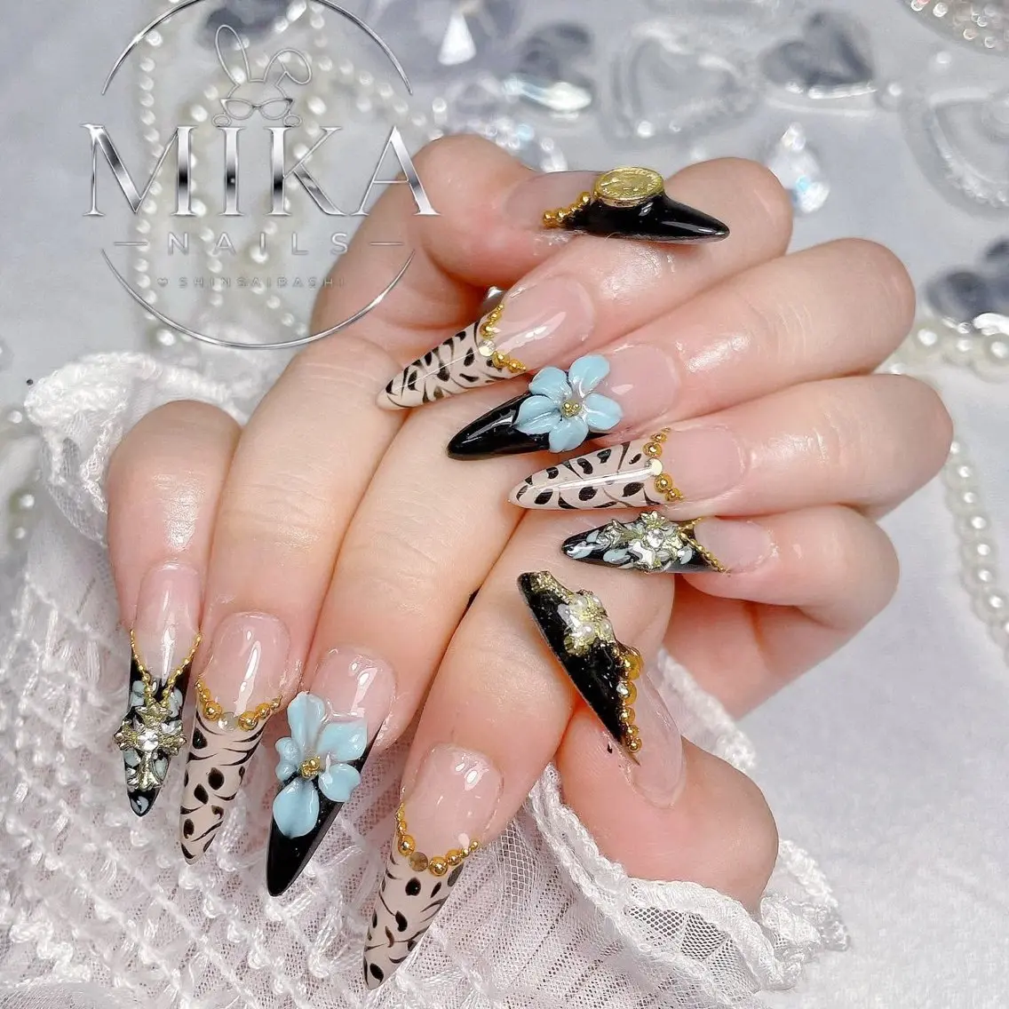 ネイル ガーリー キラキラネイル 韓国ネイル ロングネイル シンプルネイル ハンドネイル 🦊Genie🦊 Mika Nailsのネイルデザイン