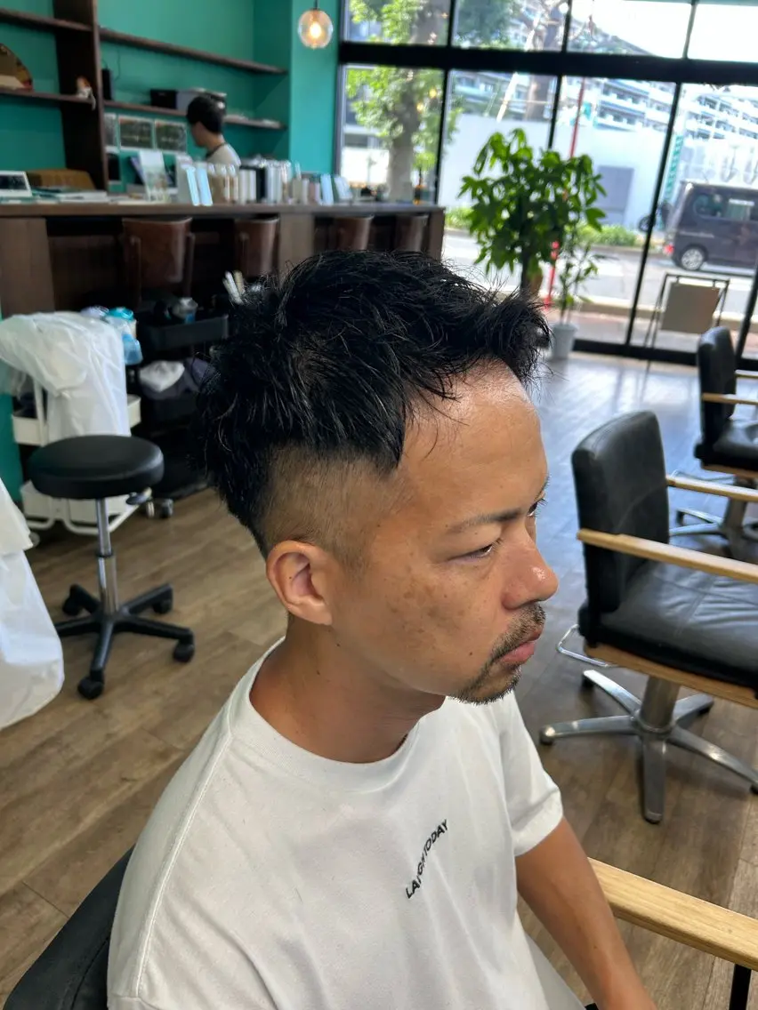 メンズ フェードカット 刈り上げ 長谷川 央のヘアスタイル