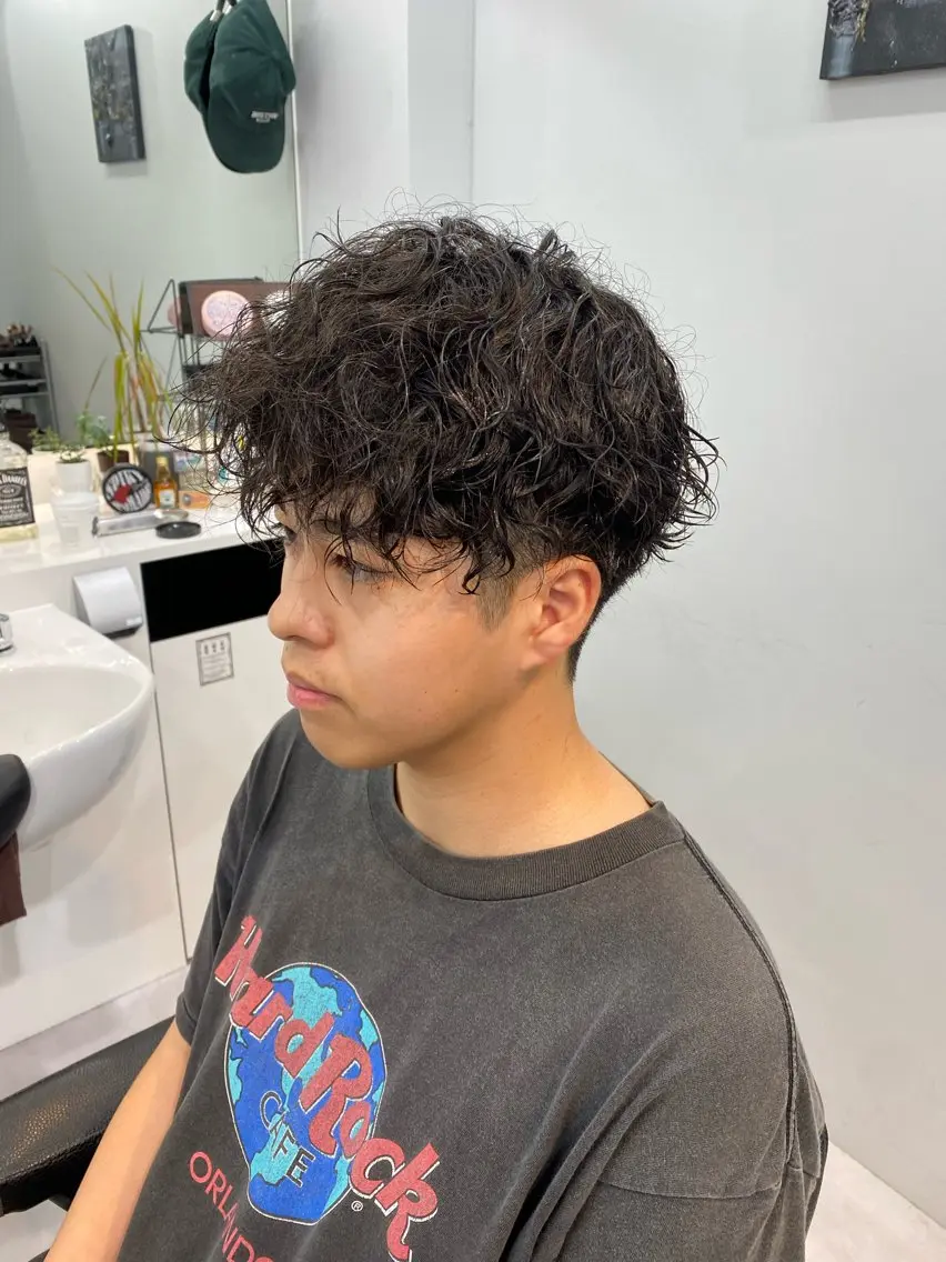 ショート パーマ ヘアアレンジ メンズ フェードモデル限定 🔥高円寺Maiのヘアスタイル
