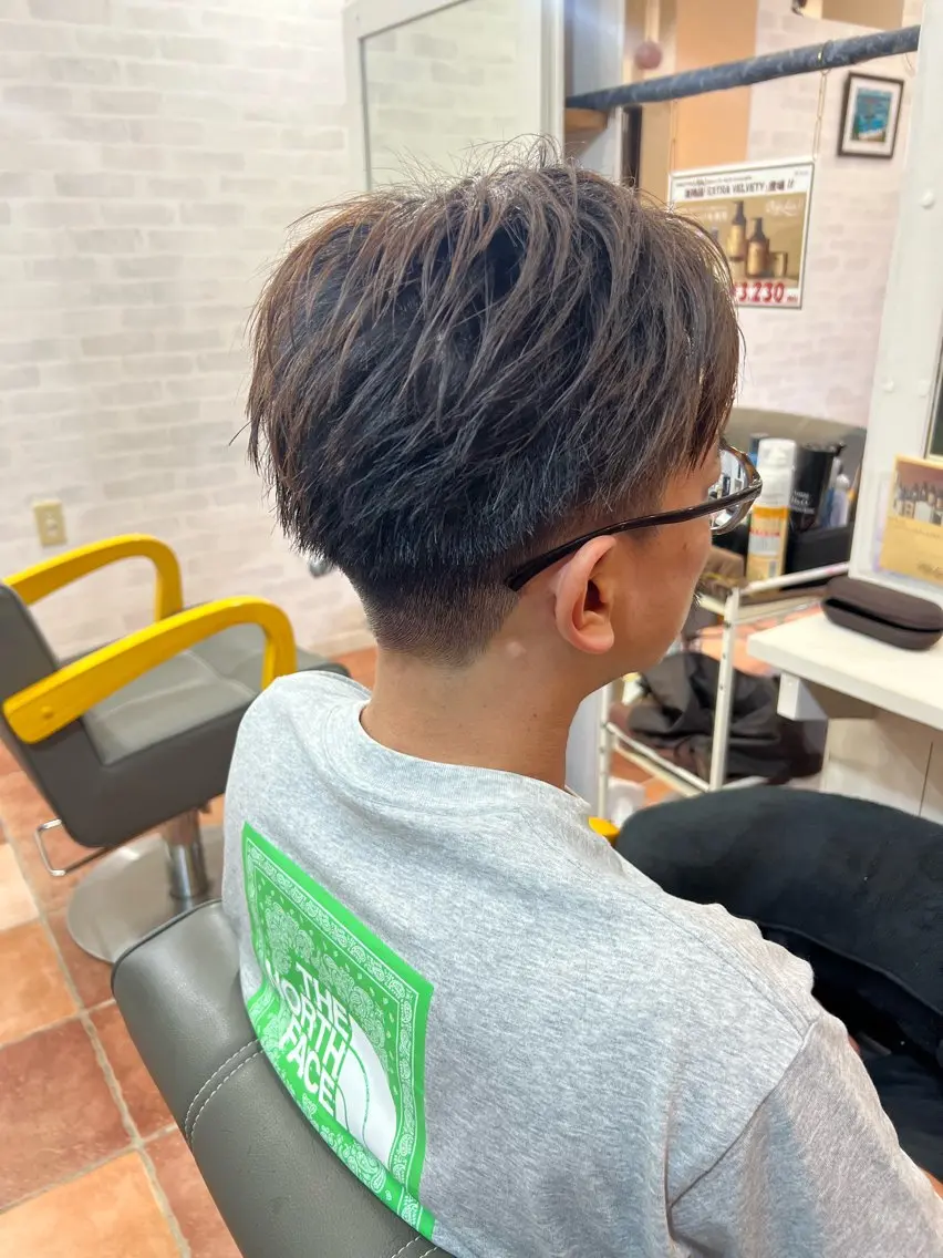メンズ オールバック 刈り上げ 伊藤 つばさのヘアスタイル