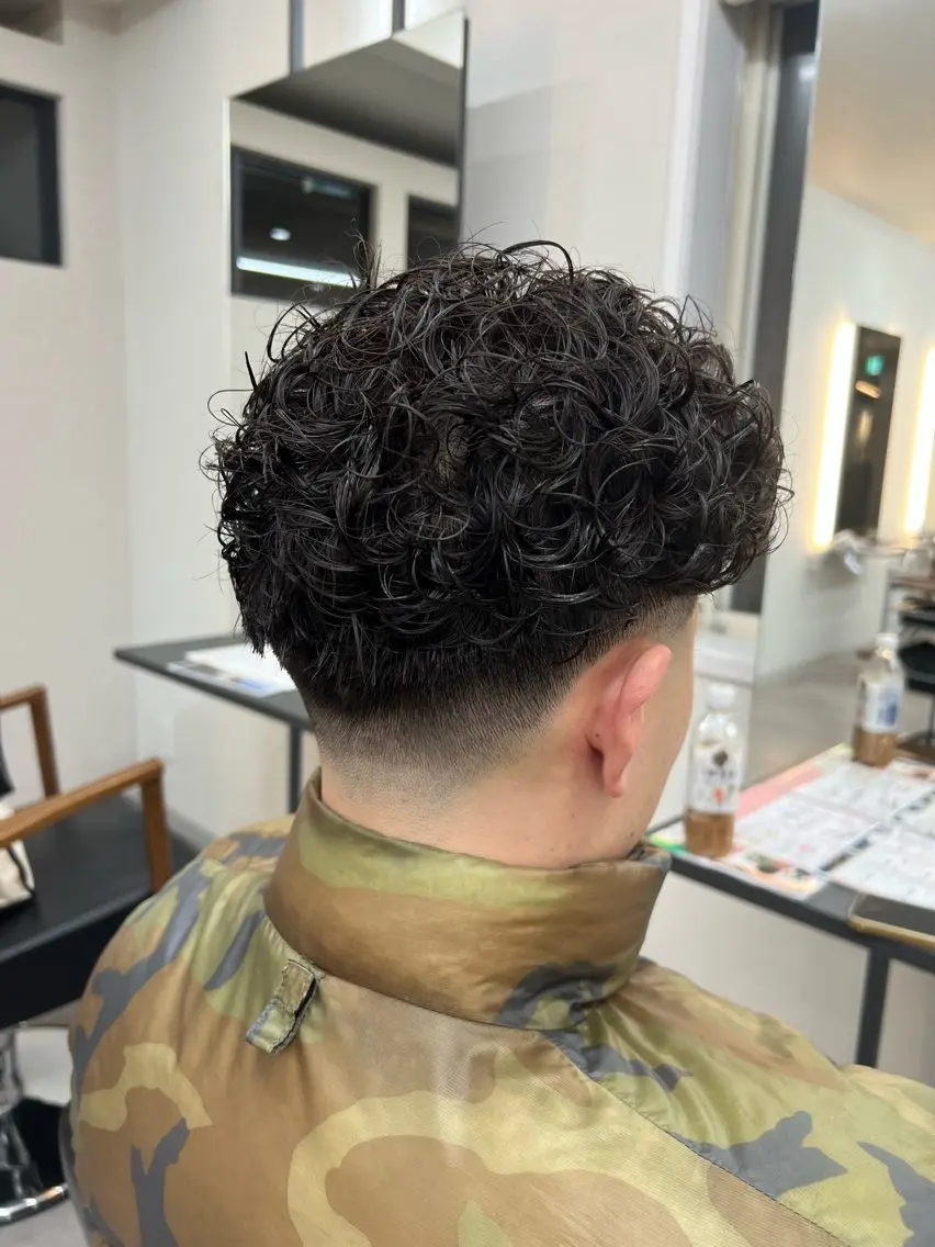 メンズ カット パーマ RIENS 高森俊輔のヘアスタイル