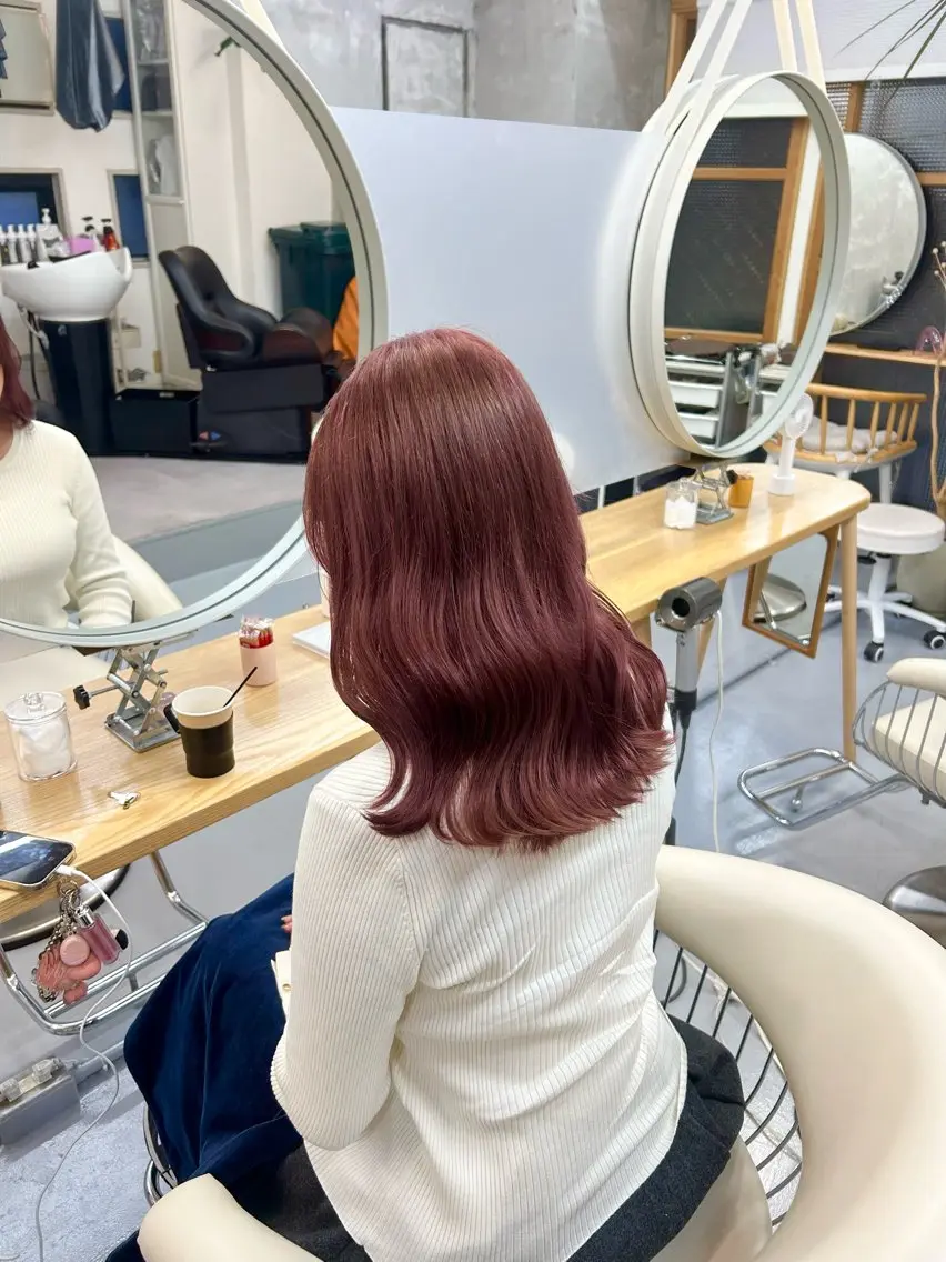 ミディアム カラー ブリーチ ブラウンカラー ピンクカラー ピンクブラウン ダメージレスカラー /ひなののヘアスタイル