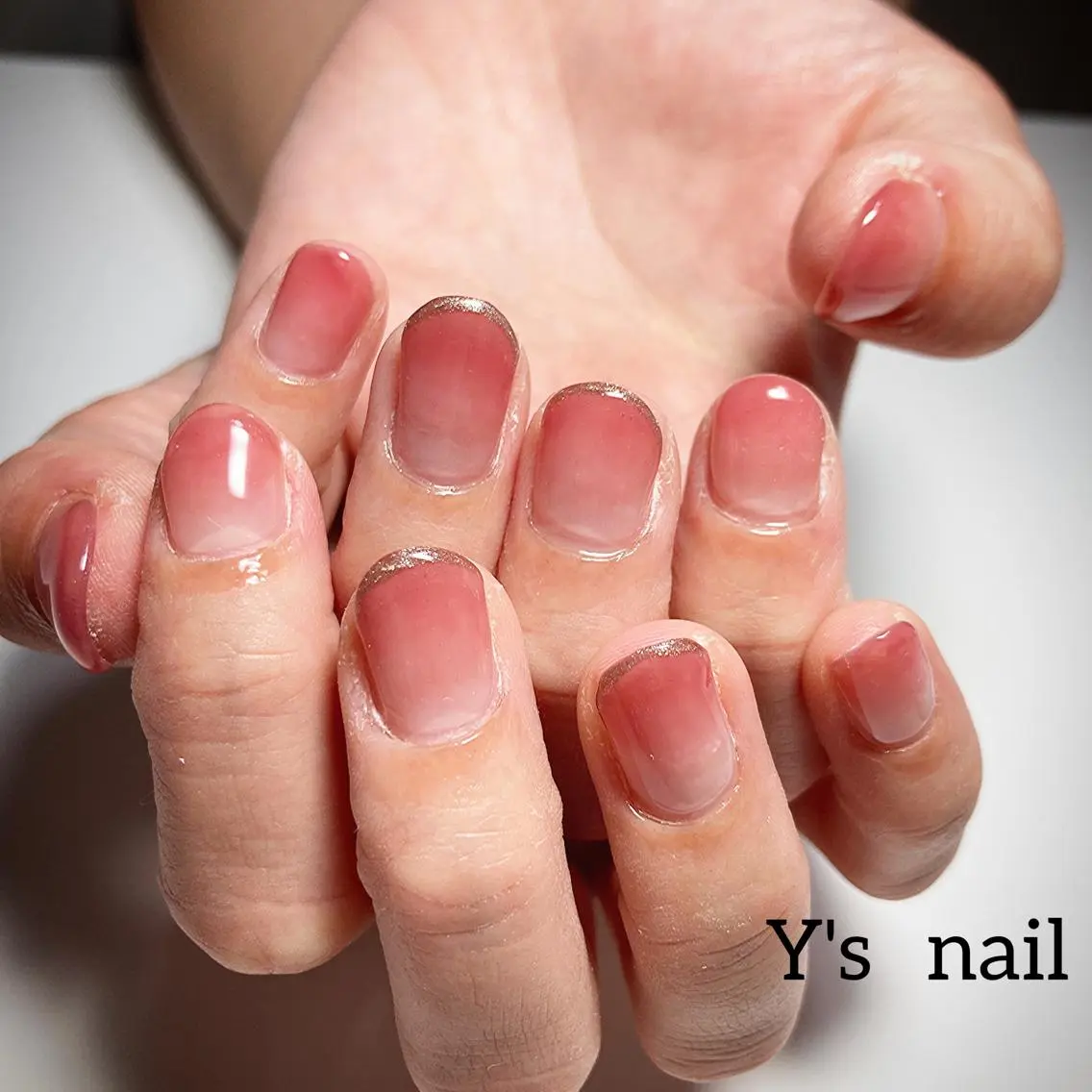 ネイル グラデーション 手書きが得意🖌️ Y’s  nailのネイルデザイン