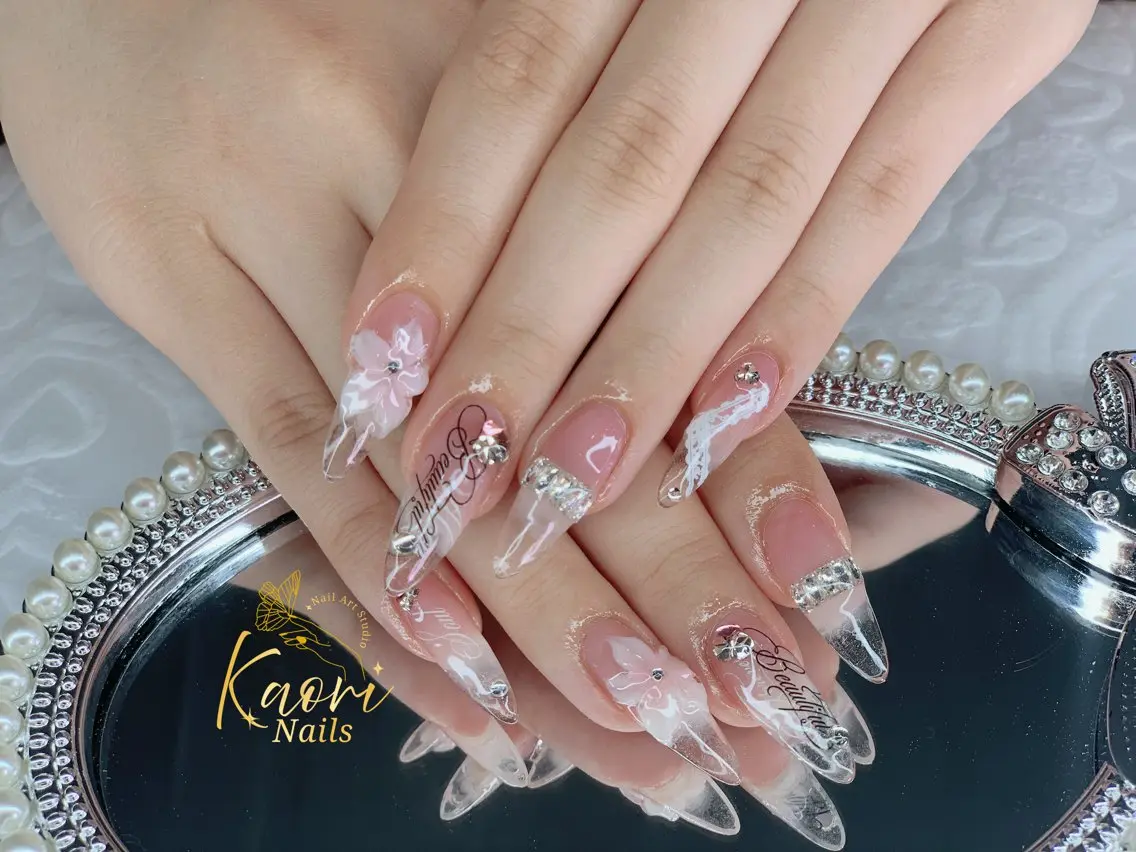 ネイル クリアネイル フラワーネイル フレンチネイル ジェルネイル ガラスフレンチ Kaori Nailのネイルデザイン