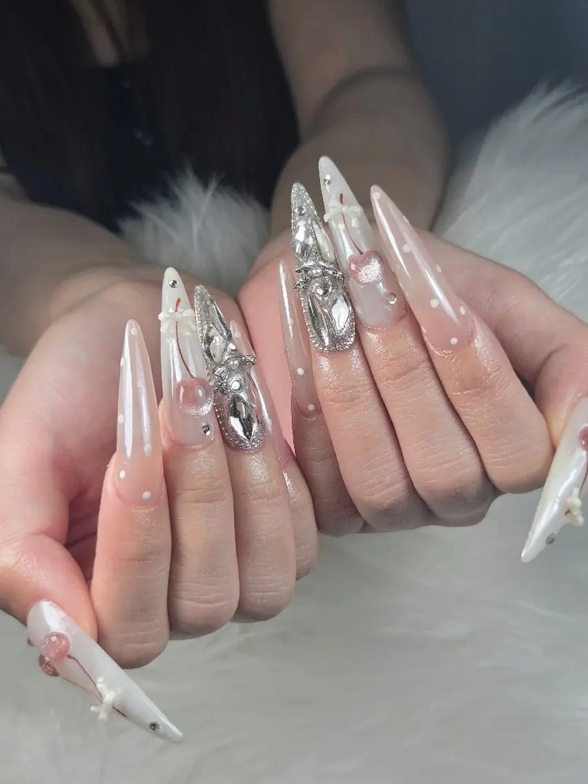 ネイル ハンドネイル 💊大阪/心斎橋 moni🧠のネイルデザイン