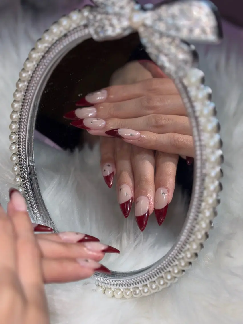 ネイル フレンチネイル 赤色 ハンドネイル nail salon Lilynのネイルデザイン